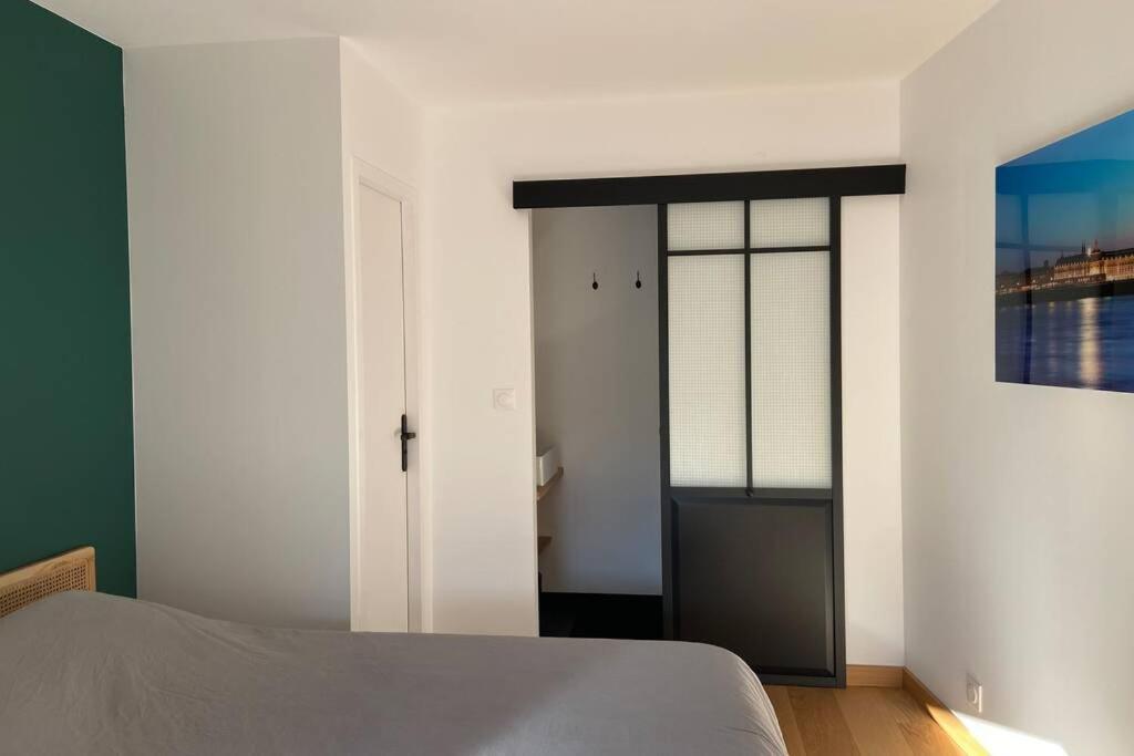 Le Clos Du Mesnil, Logement Totalement Independant Le Tourne Exterior photo
