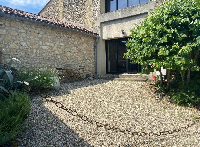 Le Clos Du Mesnil, Logement Totalement Independant Le Tourne Exterior photo
